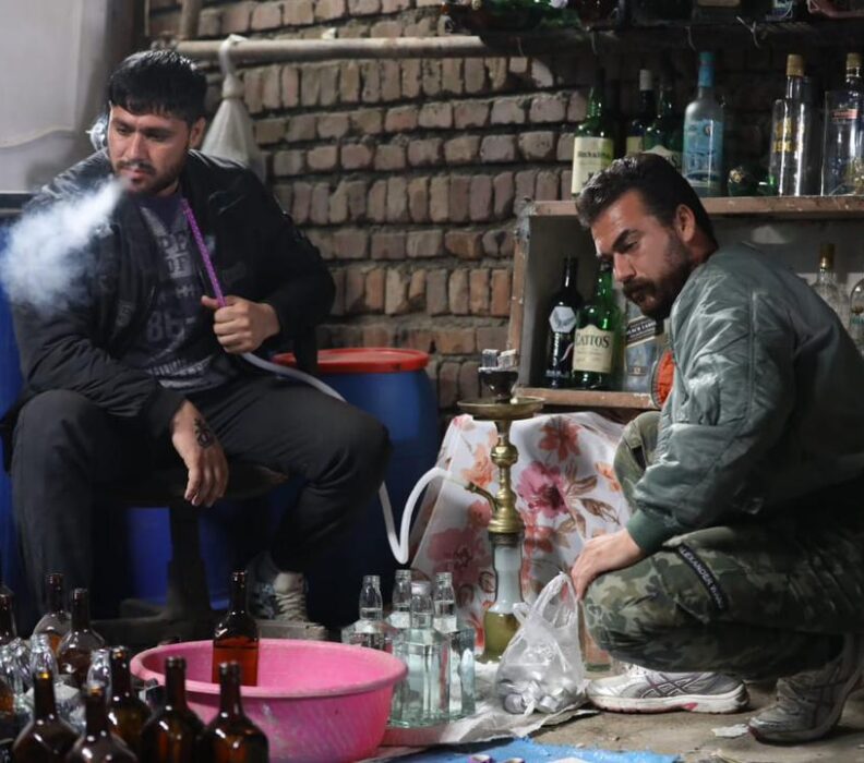 فیلم سینمایی گوشواره های گیلاس